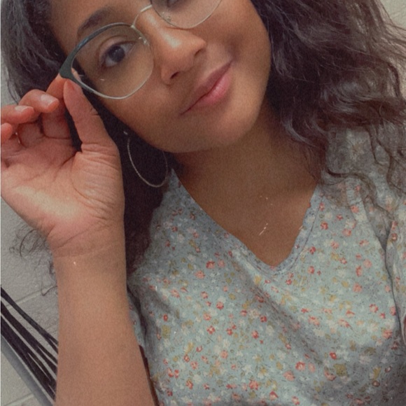 Meet your Posher, Evy 😀😀 - Picture 1 of 1